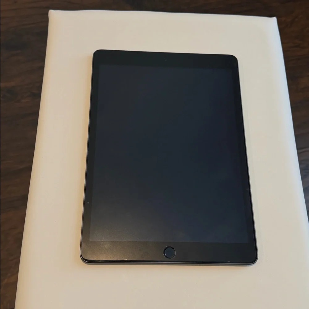 Apple Tablet - Sleek Dark Gray